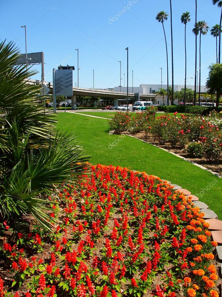 los angeles airport garden – stock editorial photo © wirepec #81099084