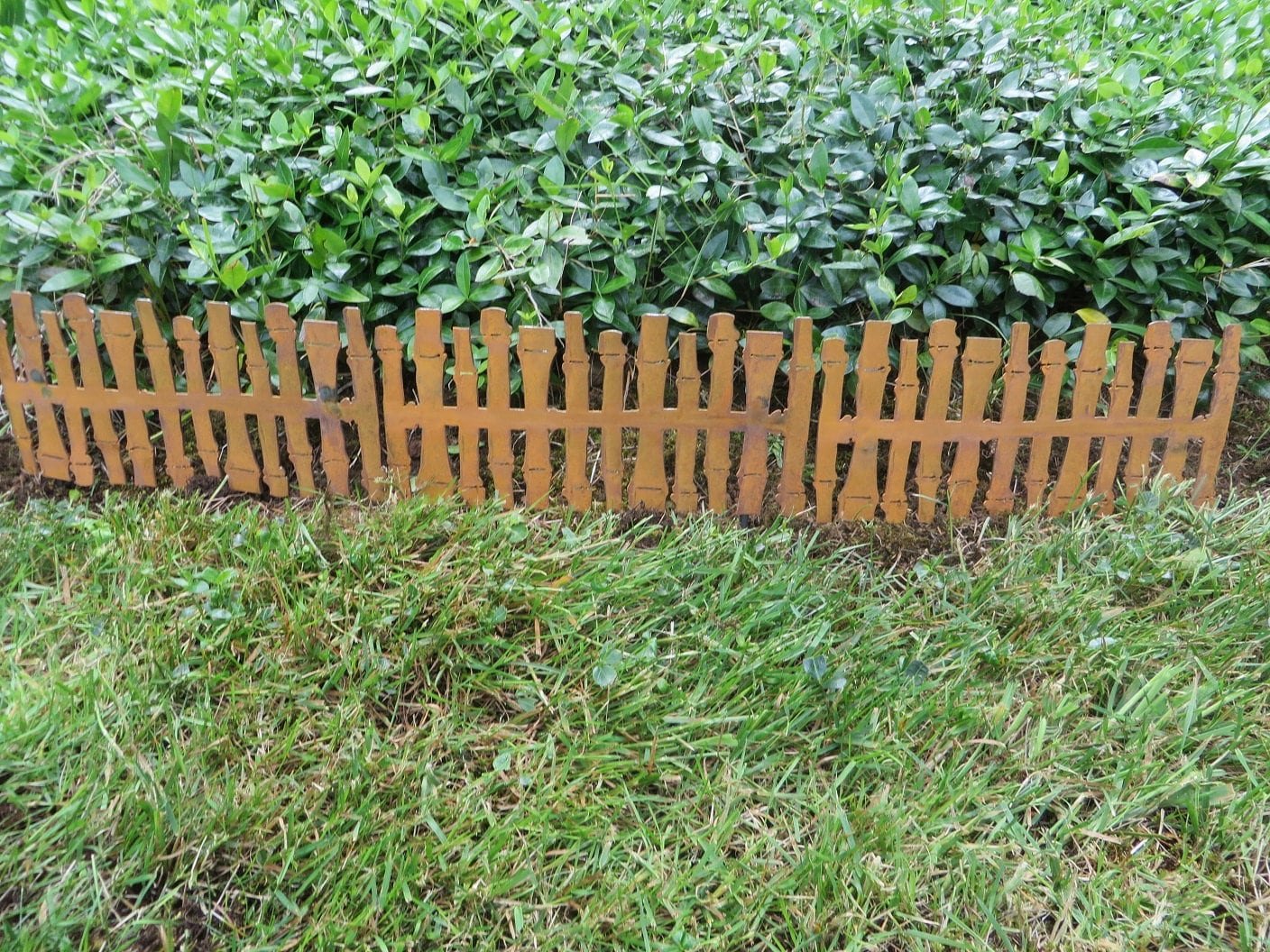 landscape edging | flower bed borders | garden landscaping borders | bamboo