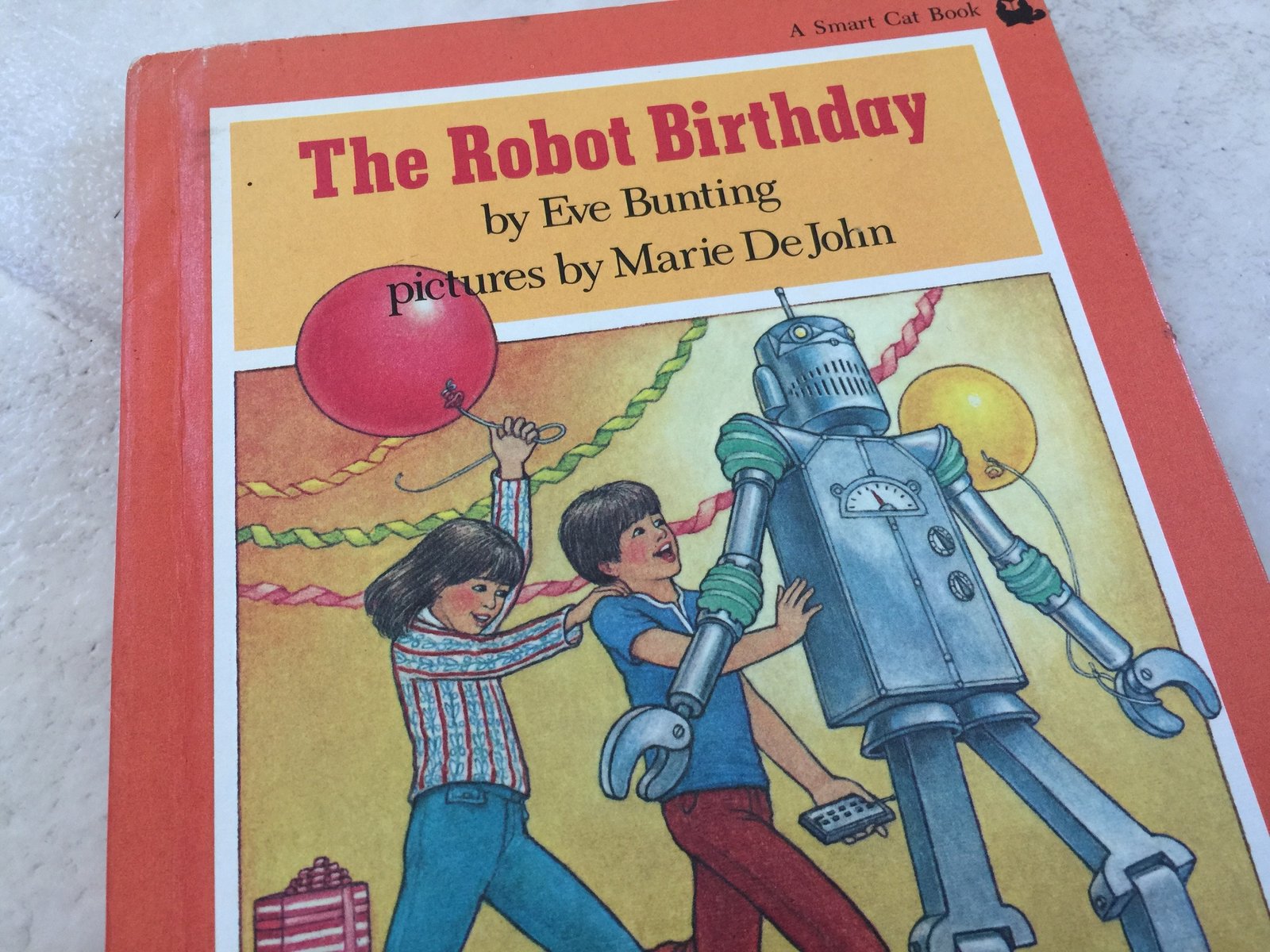 the robot birthday book vintage children's story 1980 school chapter book  easy to read children's book eve bunting