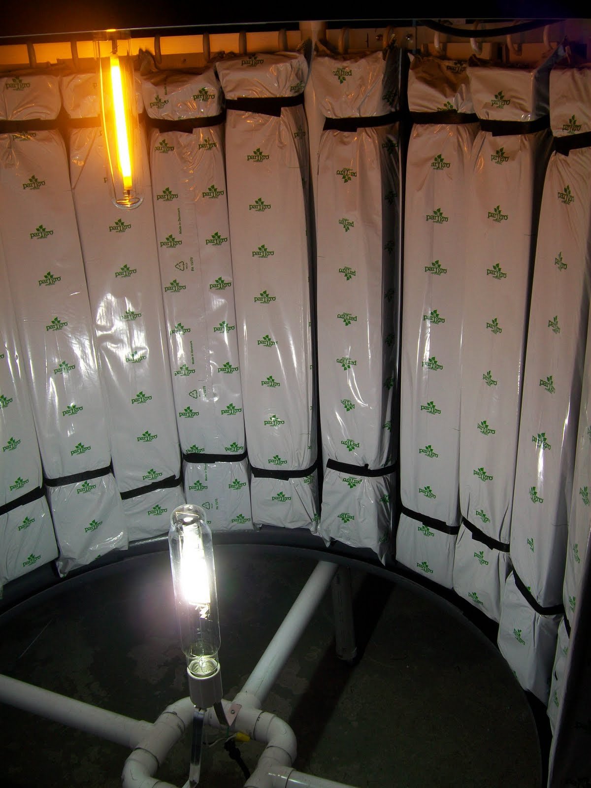 Vertical Hydroponic System Montreal Hydroponic Store Grow ...