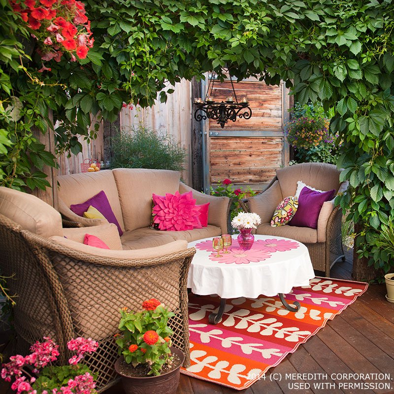 big outdoor entertaining ideas for small spaces | better homes and