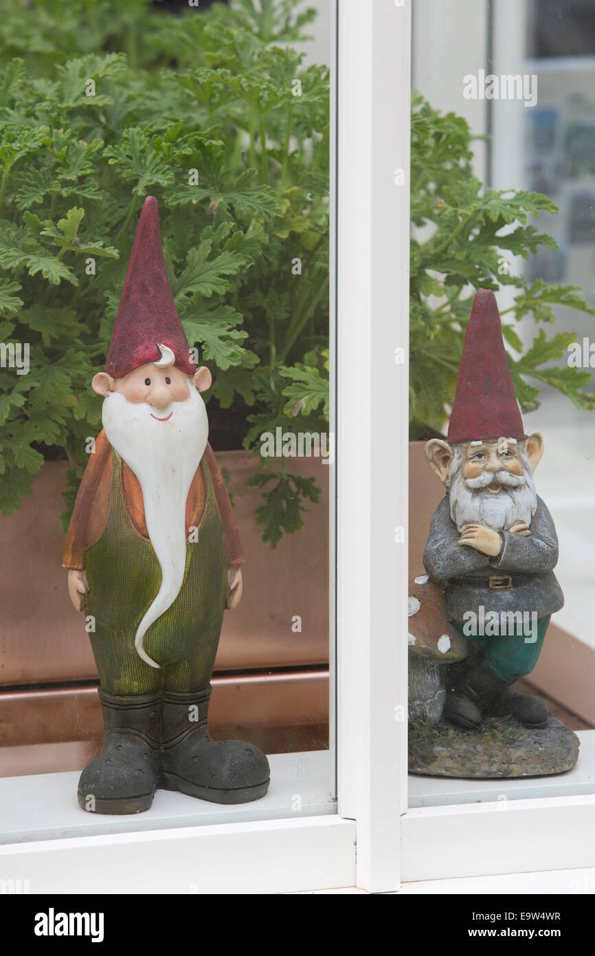 gnomes chelsea stock photos & gnomes chelsea stock images - alamy
