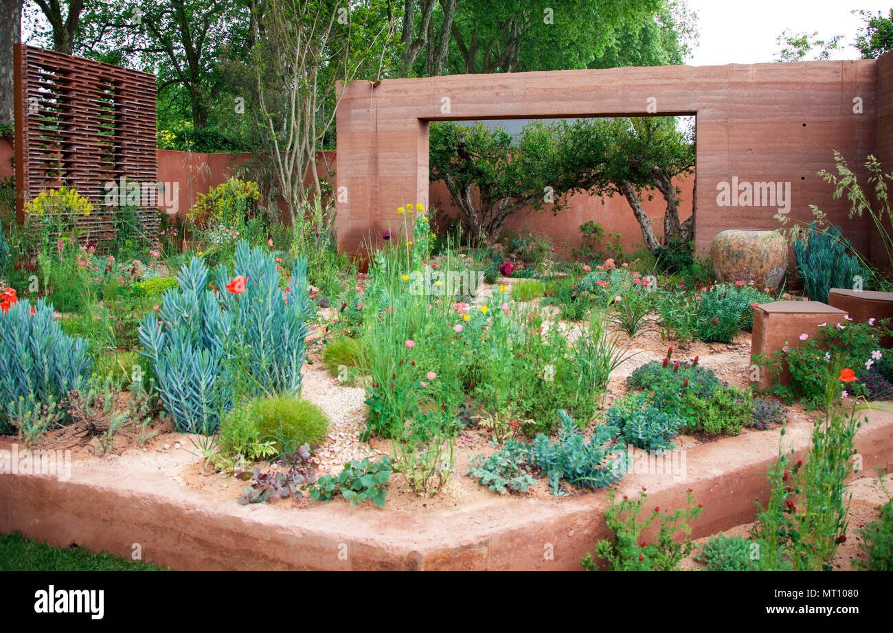 the m&g garden by sarah price, rhs chelsea flower show 2018 stock