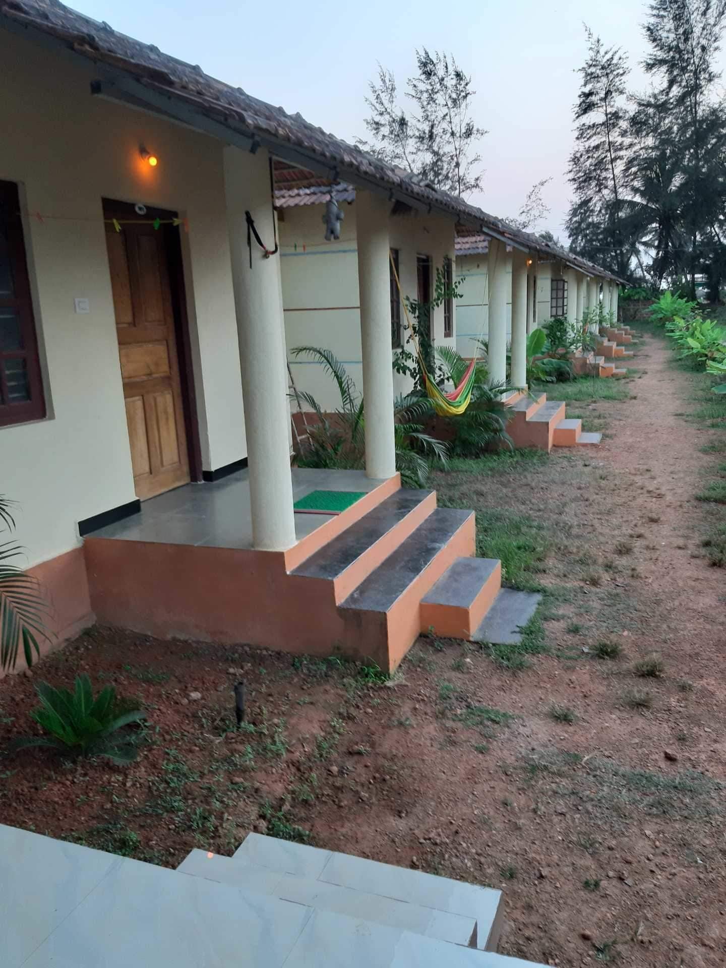 top 10 beach resorts in gokarna, karwar - best beach hotels - justdial