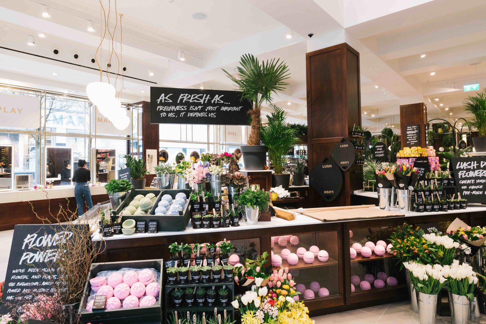 lush are opening their largest shop and spa in the world