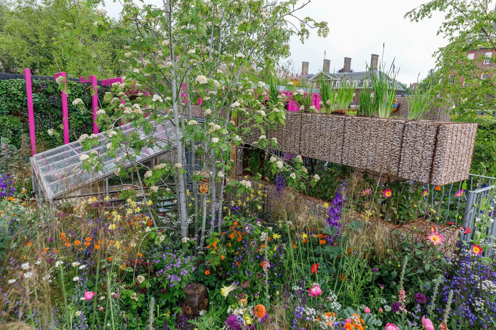 winning chelsea flower show 2019 gardens: all 28 gardens in photos