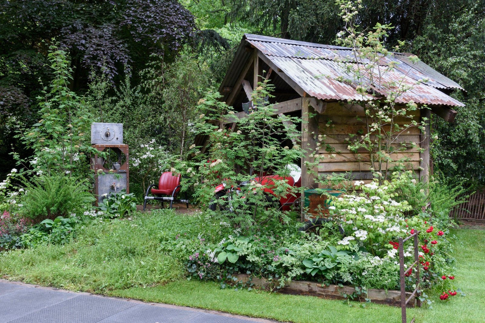 winning chelsea flower show 2019 gardens: all 28 gardens in photos