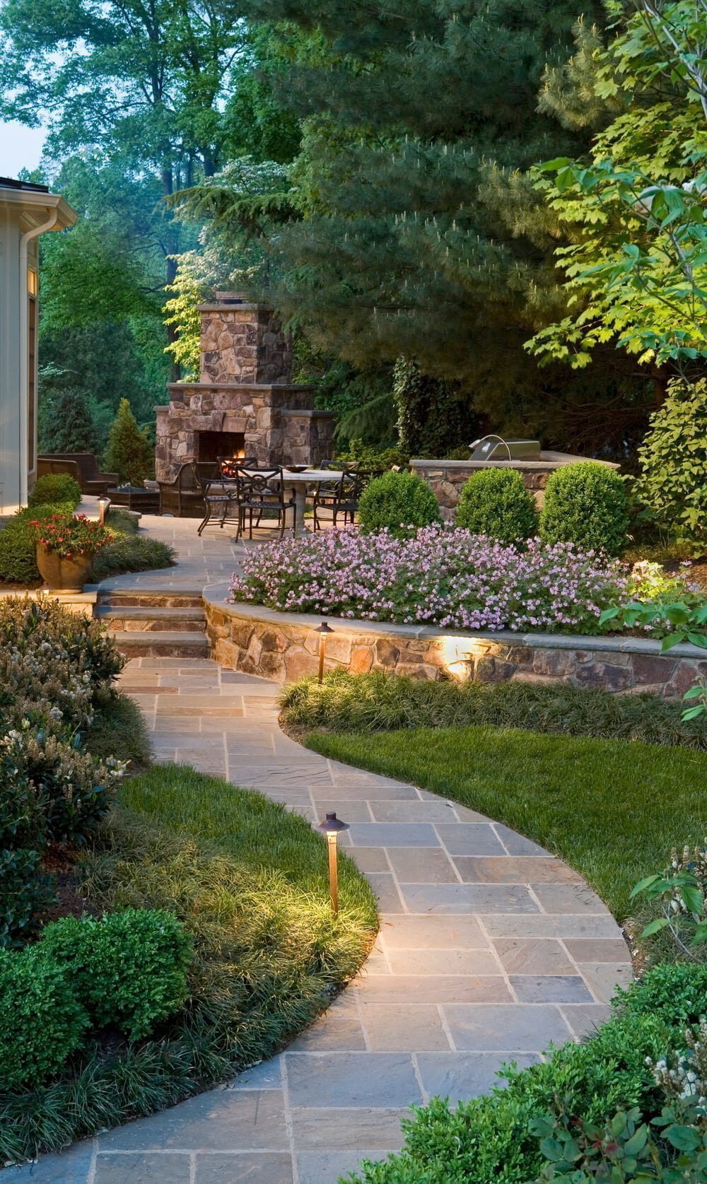 16 design ideas for beautiful garden paths