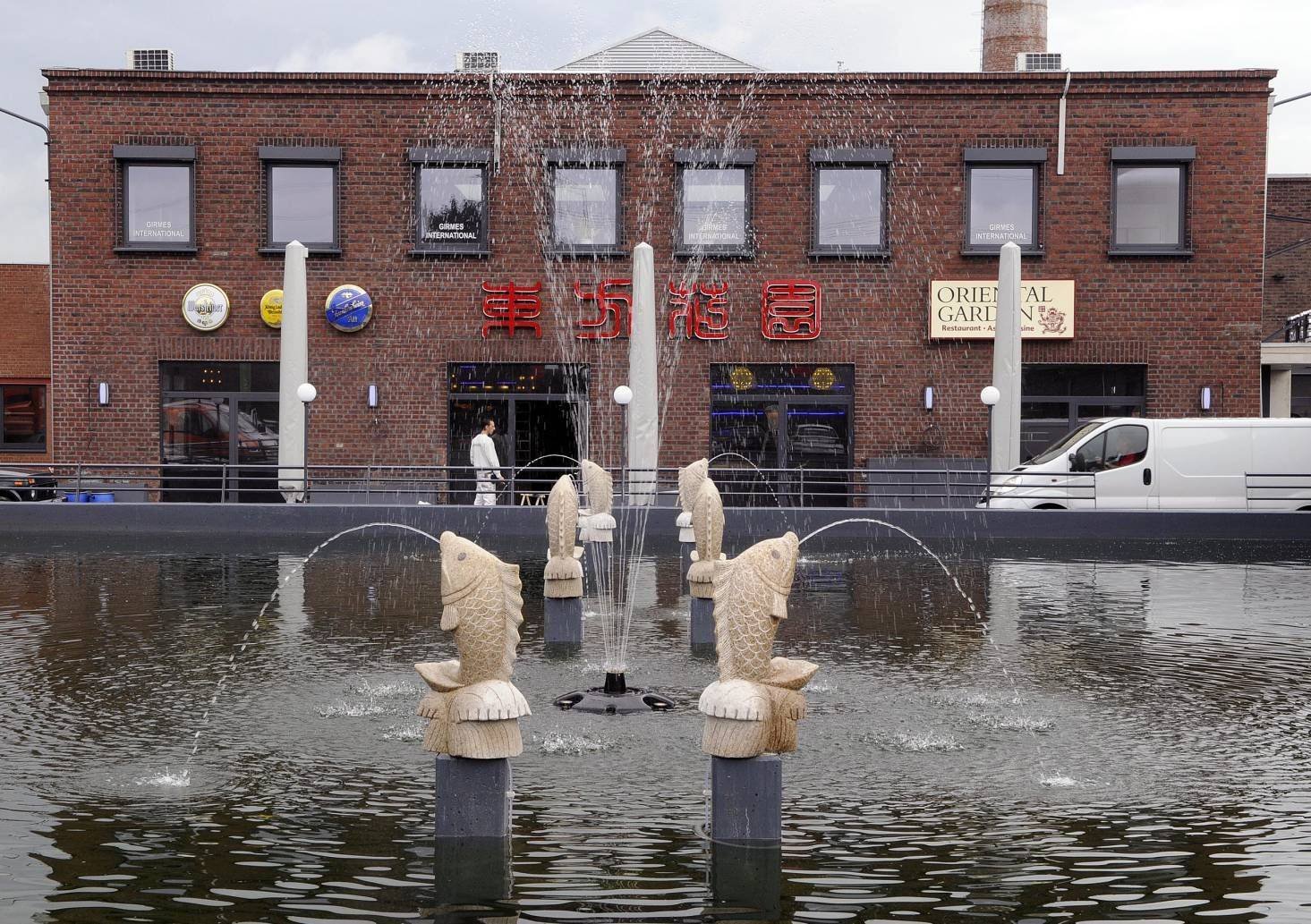tönisvorst: asia-restaurant eröffnet mit playboy-girl