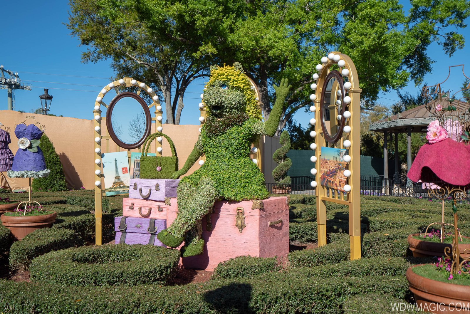 2019 epcot international flower and garden festival topiary tour