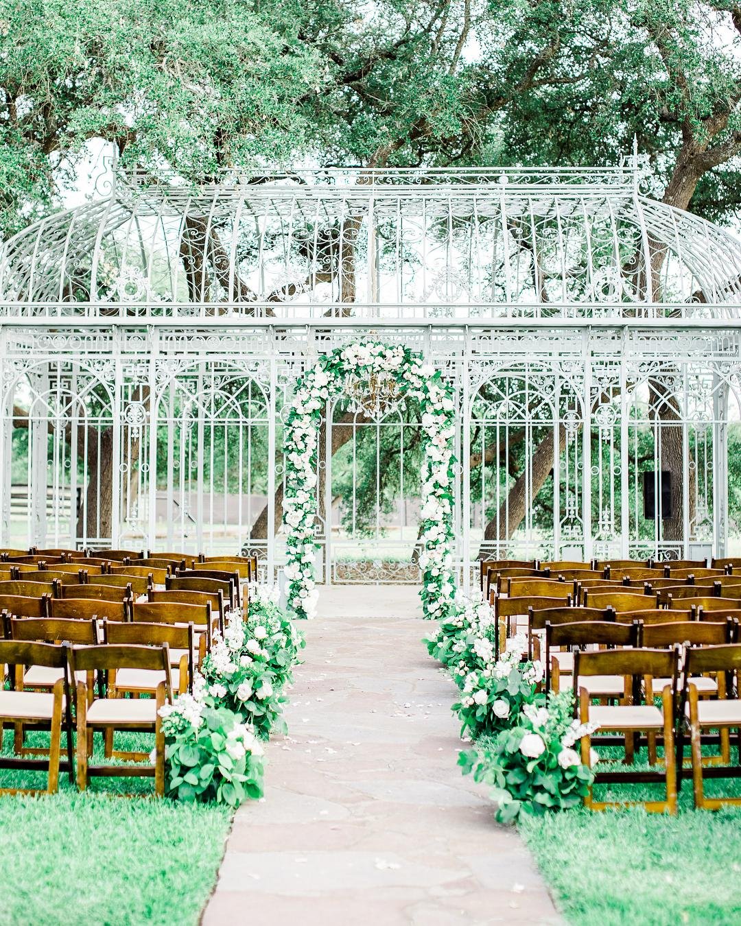 21 unique & extraordinary wedding venues in austin