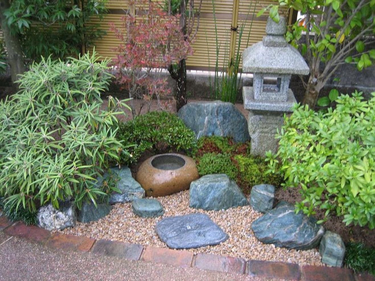 inspiring small japanese garden design ideas 14 - round decor #