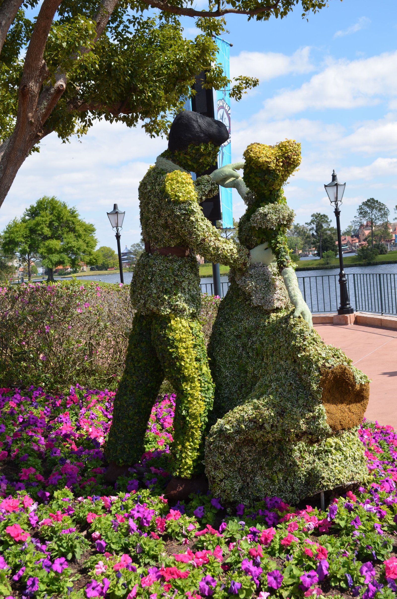 epcot flower & garden show - cinderella & prince charming | gardens