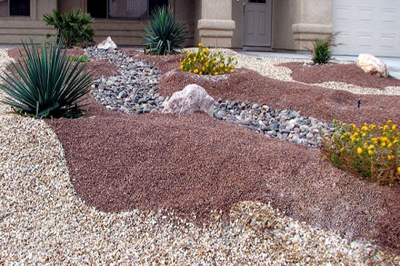 easy desert landscaping tips that will help you design a