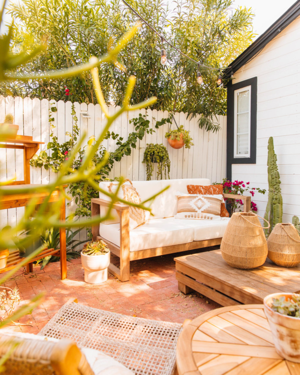 a neutral outdoor dining + lounge area - new darlings | patio decor