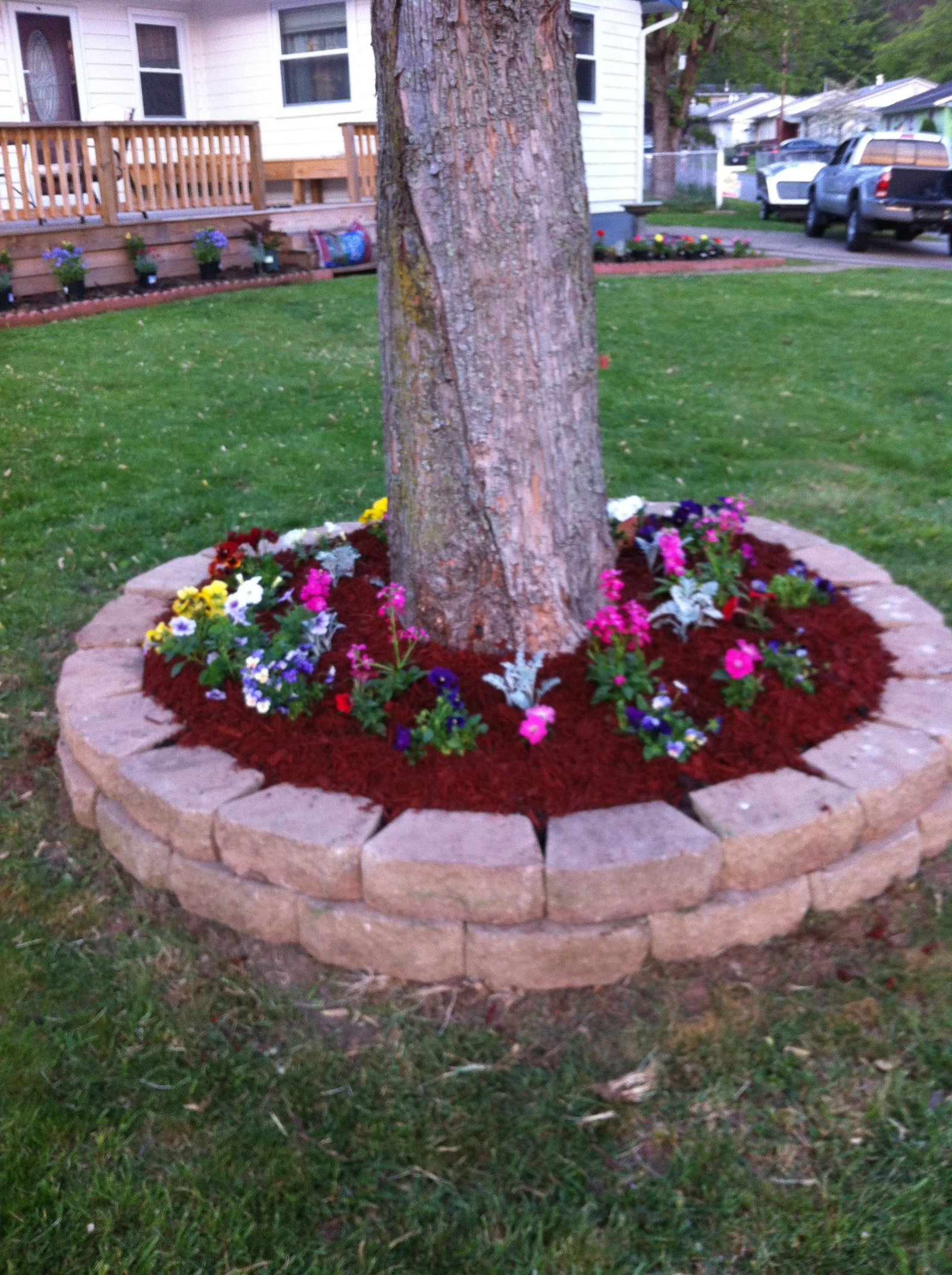 instead of planting flowers, these homeowners did something
