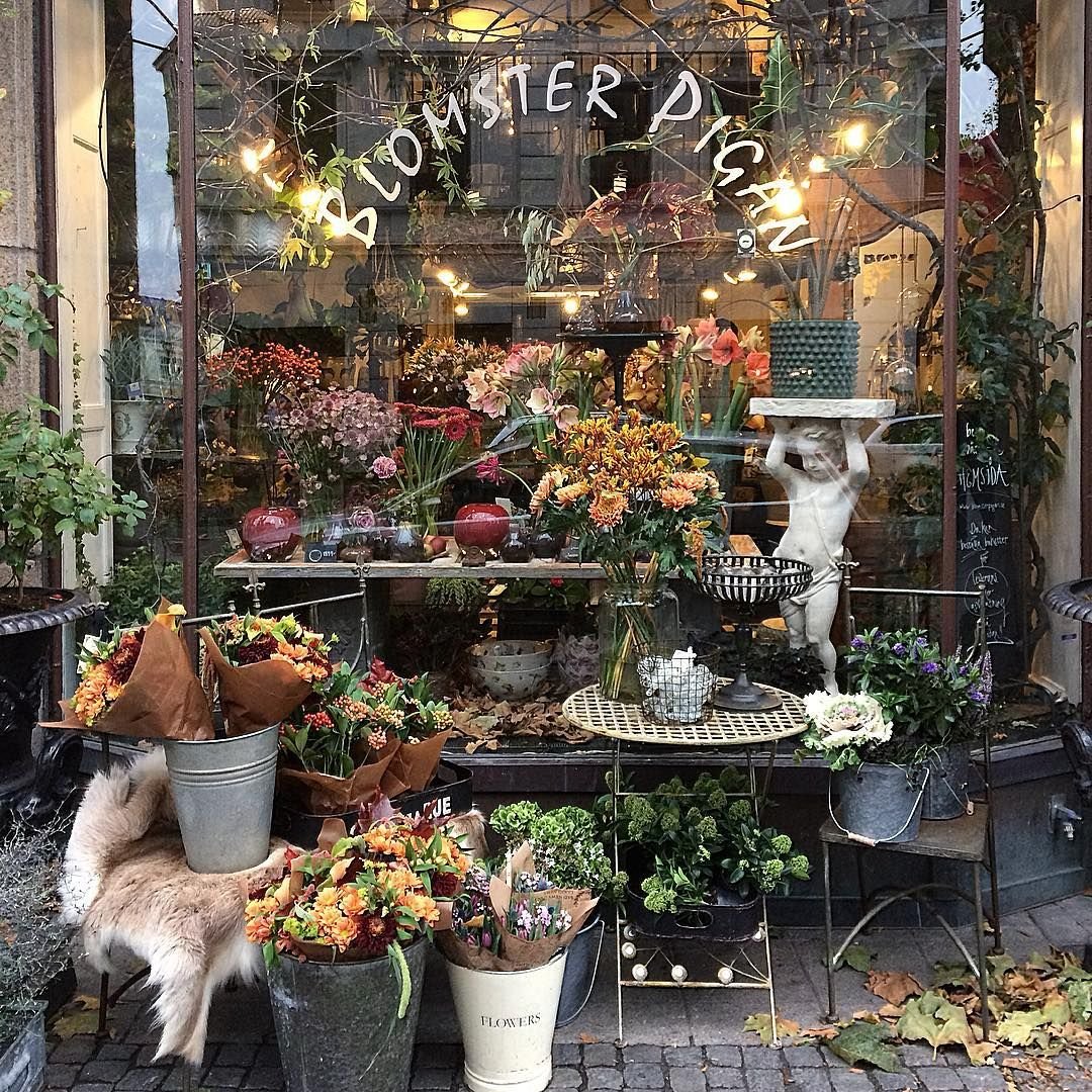 love this flower shop #blomsterpigan #mälmo #sweden #flowers
