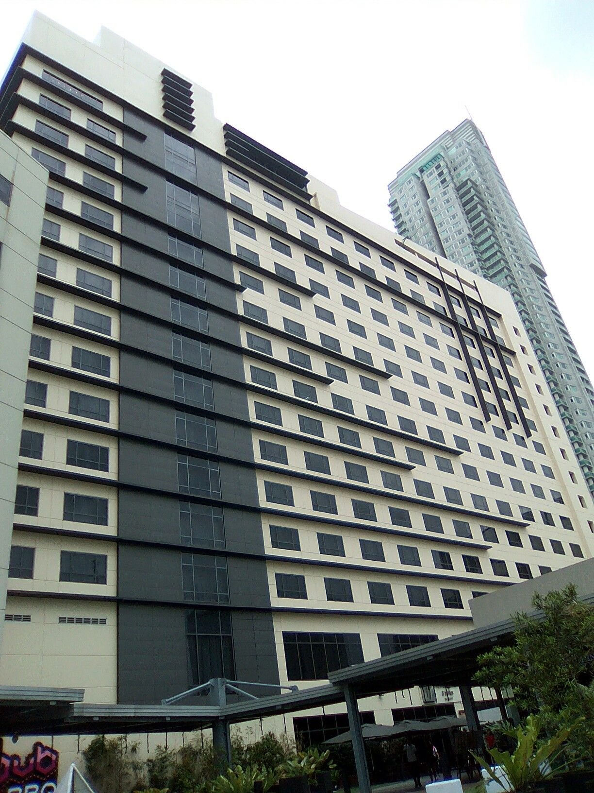 holiday inn and suites makati, 2017 | makati, building, places