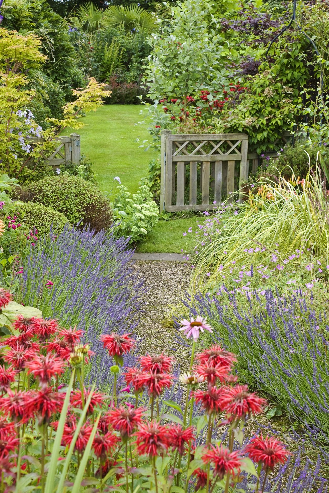 9 lovely ways to make a cottage-style garden | gardens and gardening