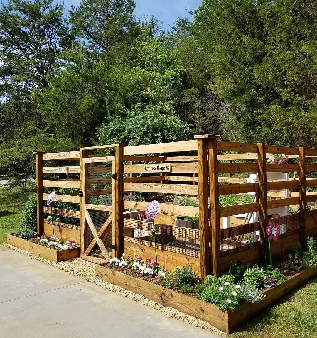 raised bed country garden. #raisedbedgardening #rustic #flowers