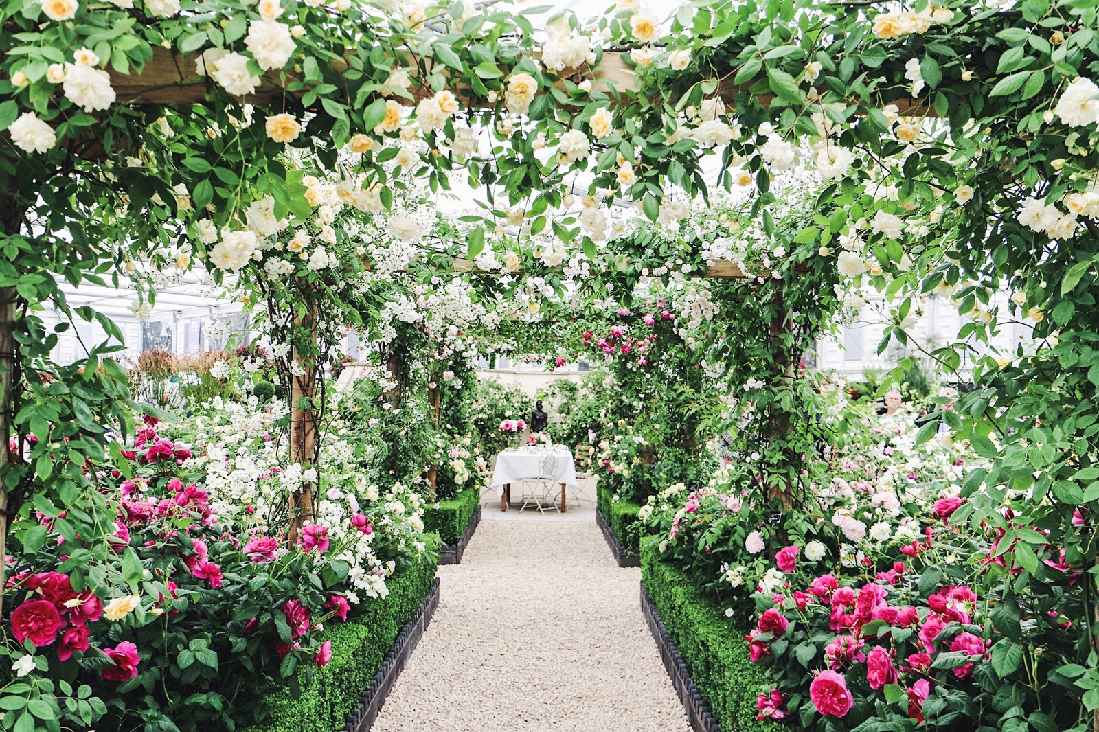 an inside look at the 2017 chelsea flower show in london | vogue