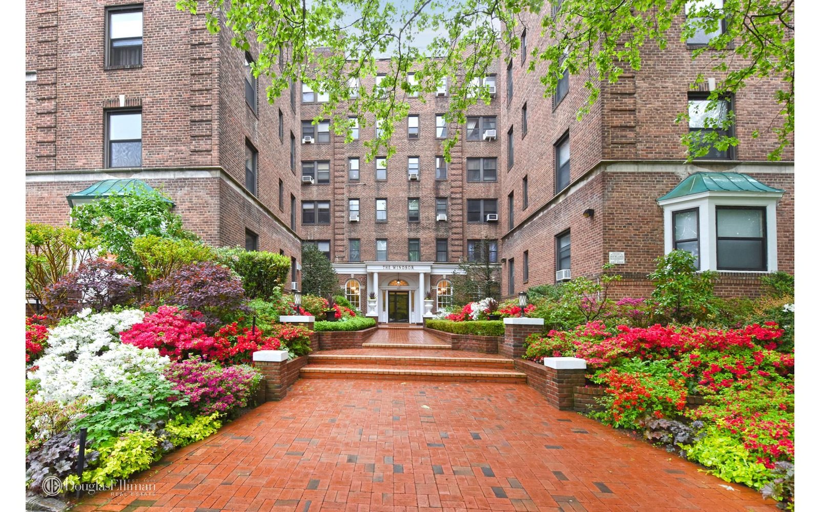 21 barstow rd #4d, great neck, ny 11021 - 2 bed, 1 bath coop - mls #3124090  - 14 photos | trulia