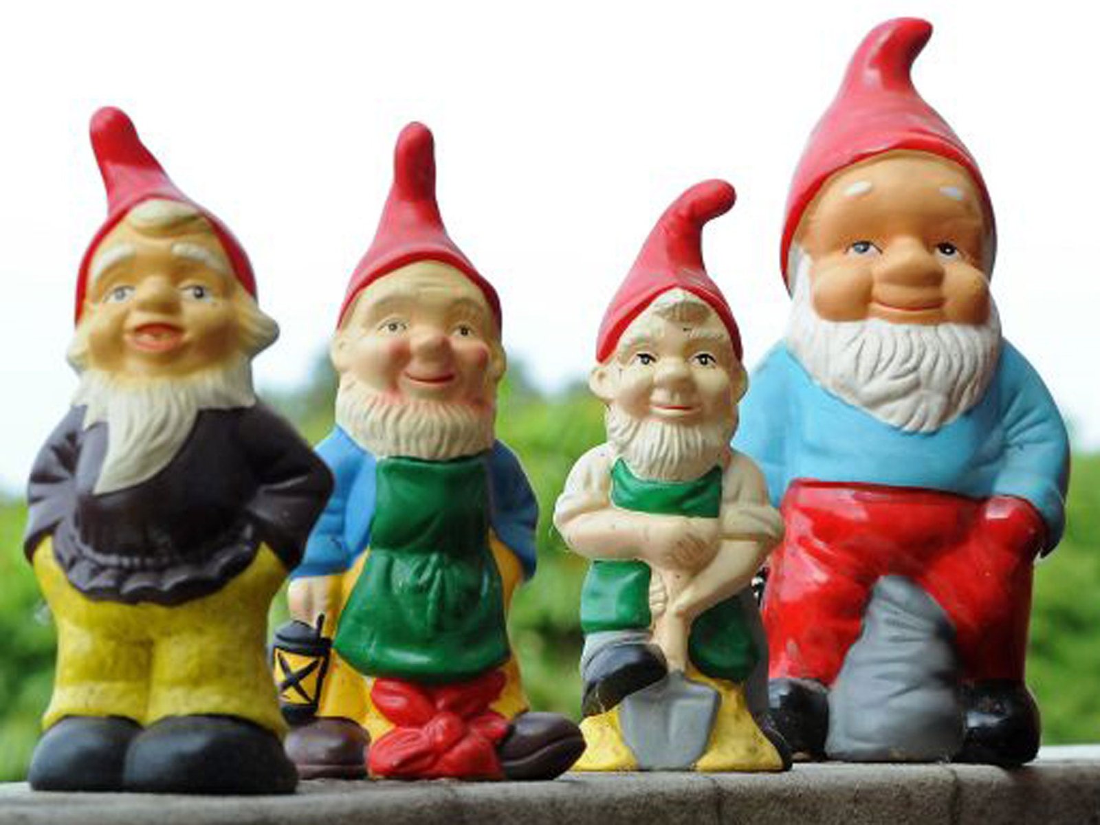 welcome gnome: kitsch garden ornaments are now allowed in to the