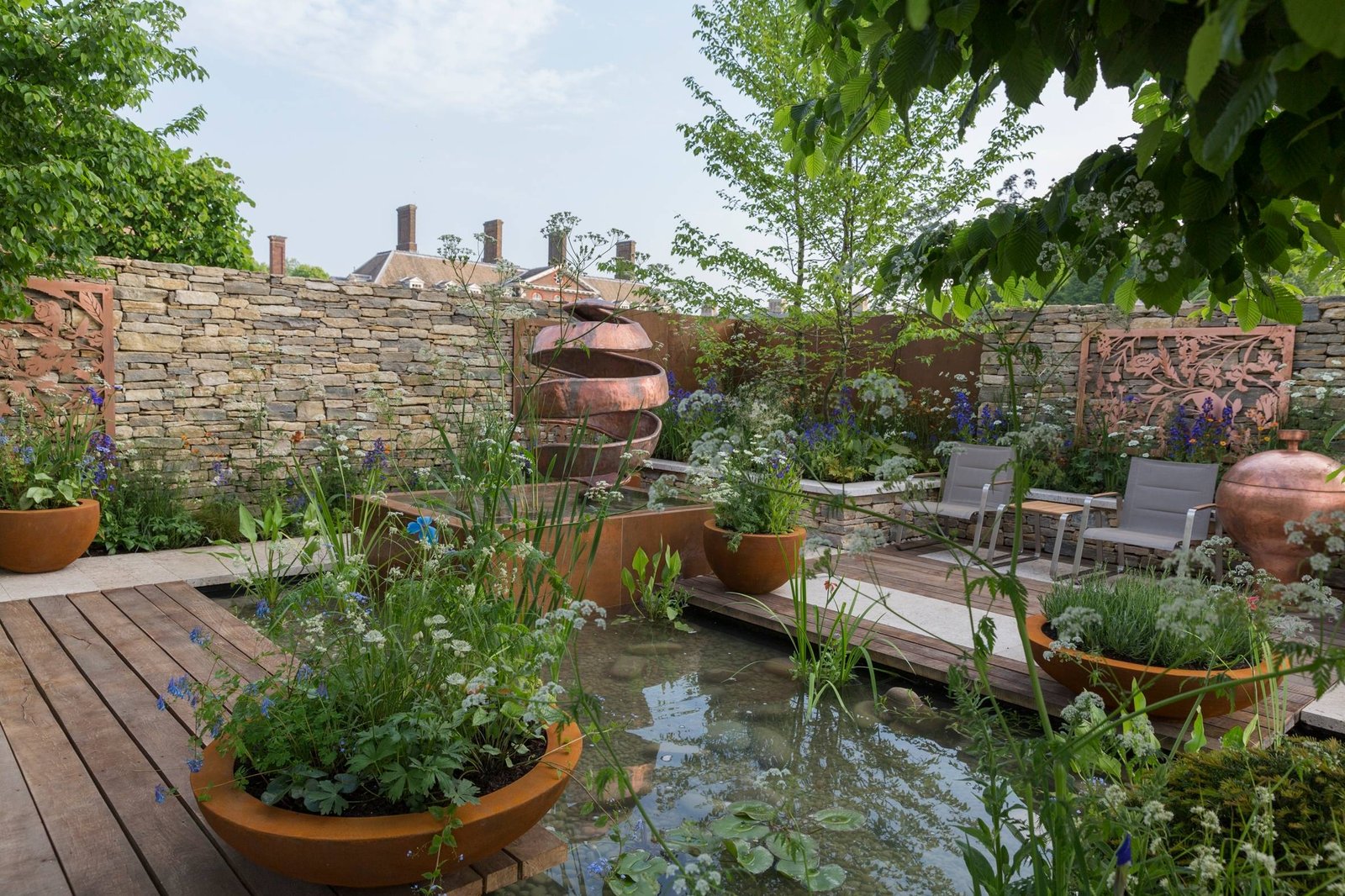our top picks: chelsea flower show's award-winning gardens | homes
