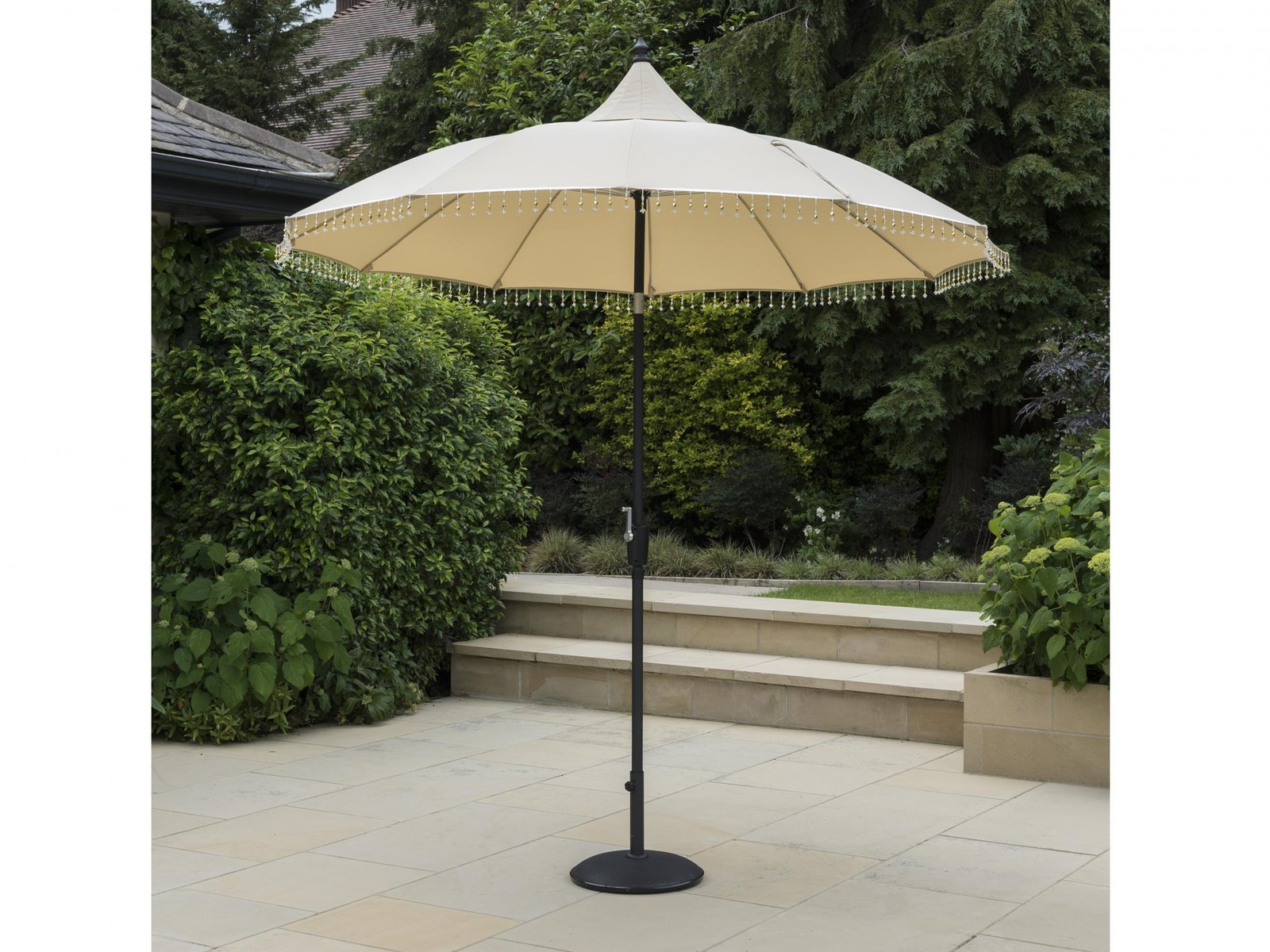 best garden parasol: choose from models that are adjustable