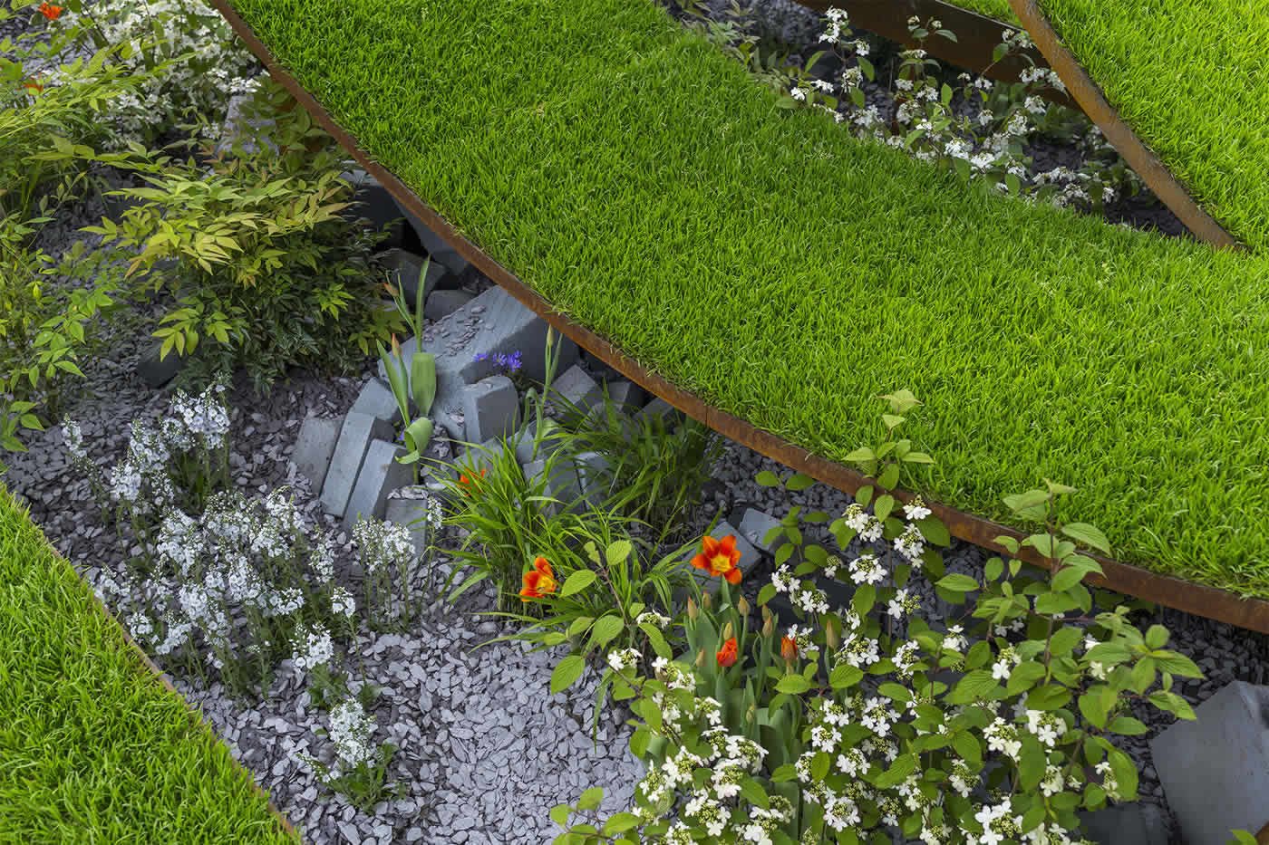 award winning garden rhs chelsea flower show 16 by the garden builders