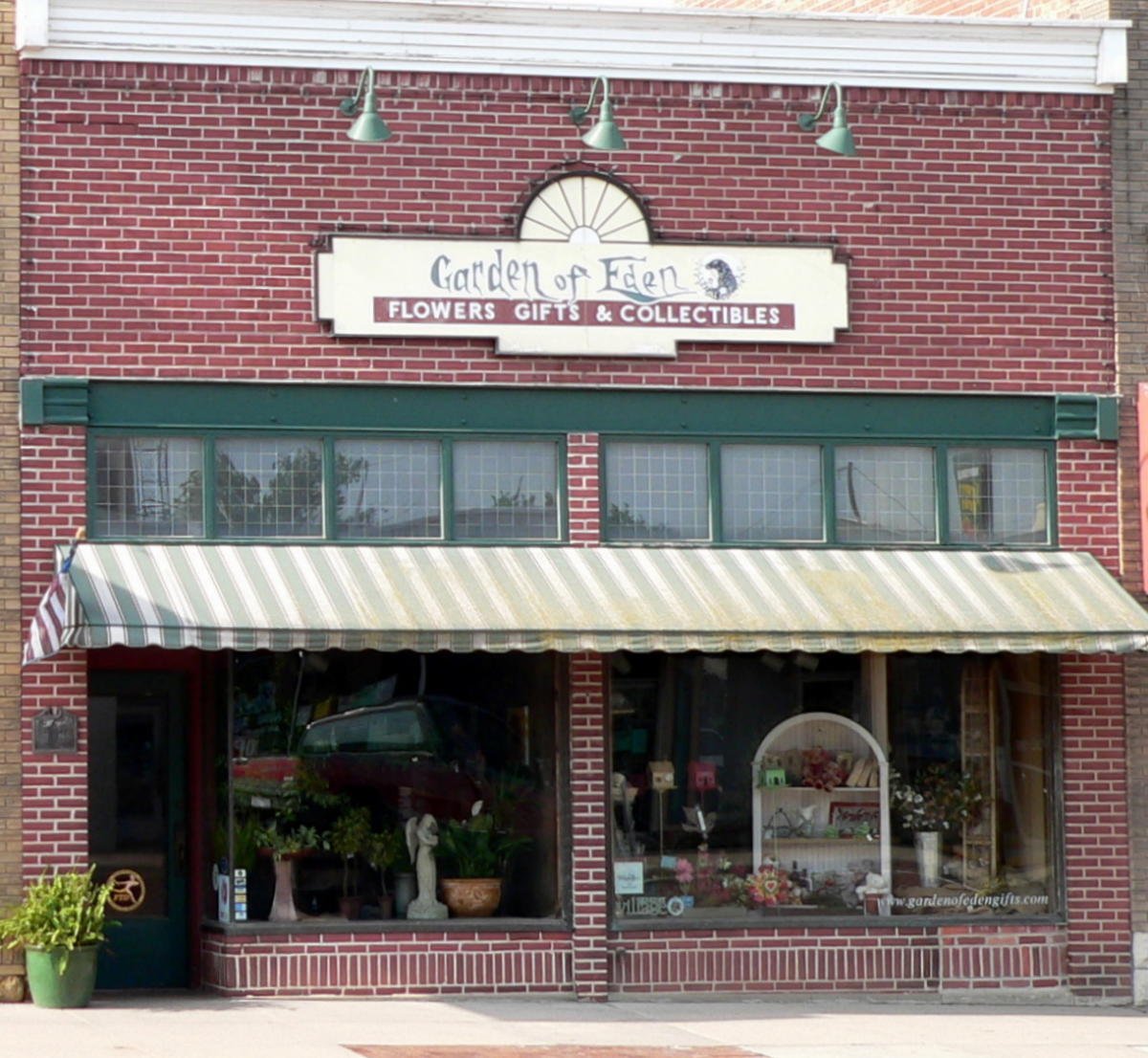 garden of eden flowers & gifts | marysville, ks 66508