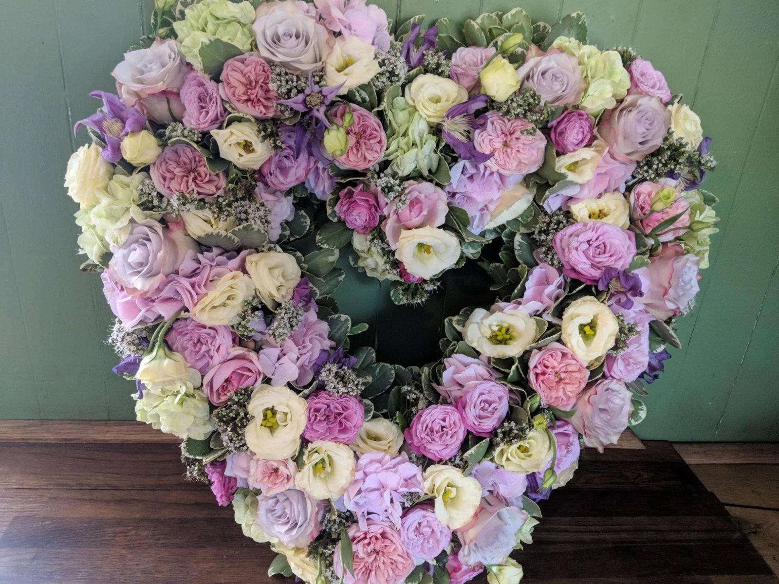 flowercraft, send funeral flowers to haywards heath rh16