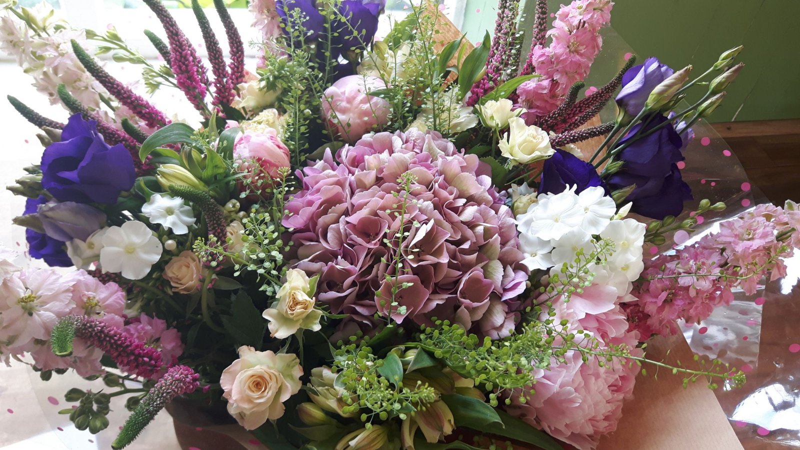send flowers to haywards heath