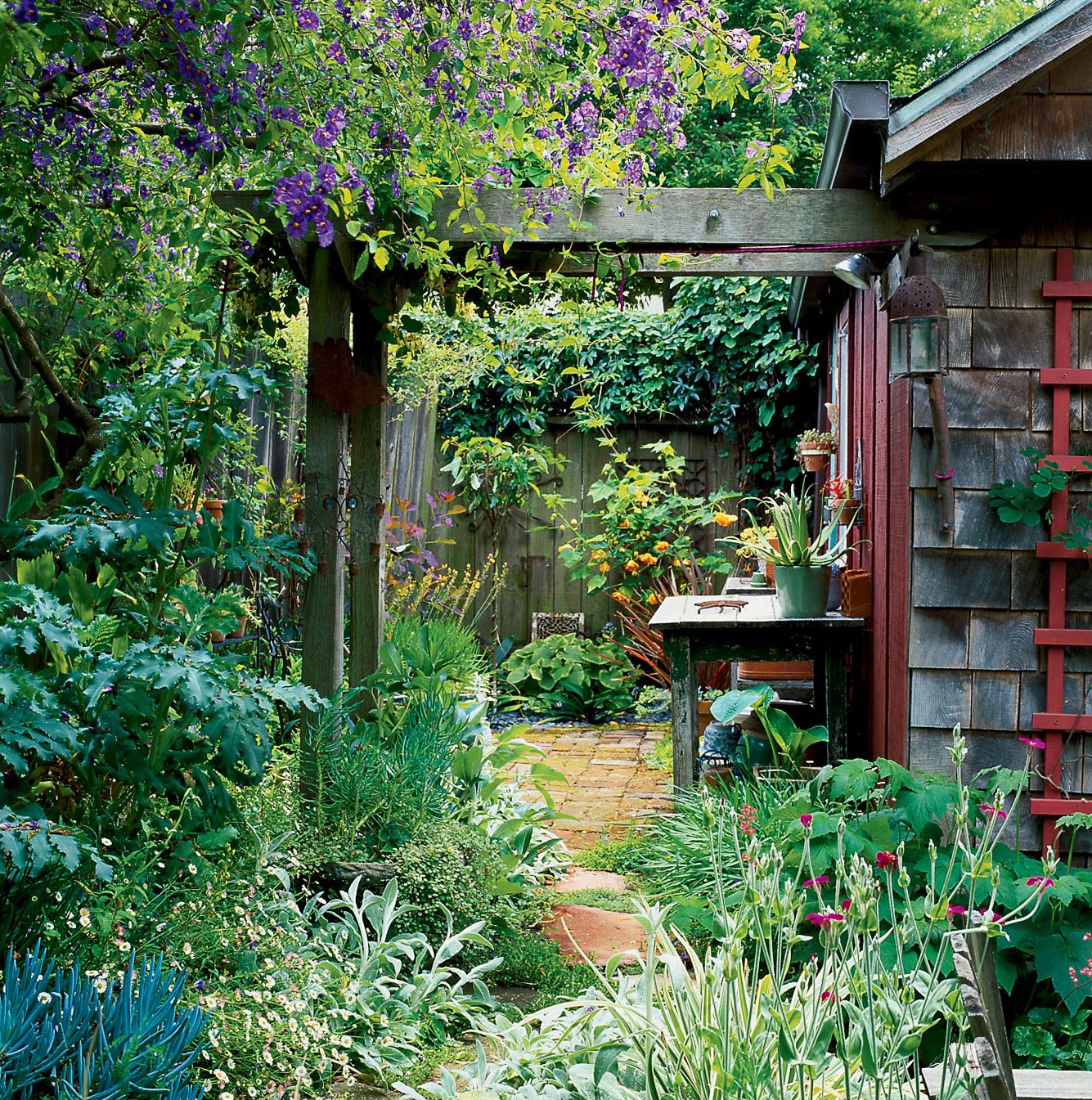 small-yard secrets - sunset magazine