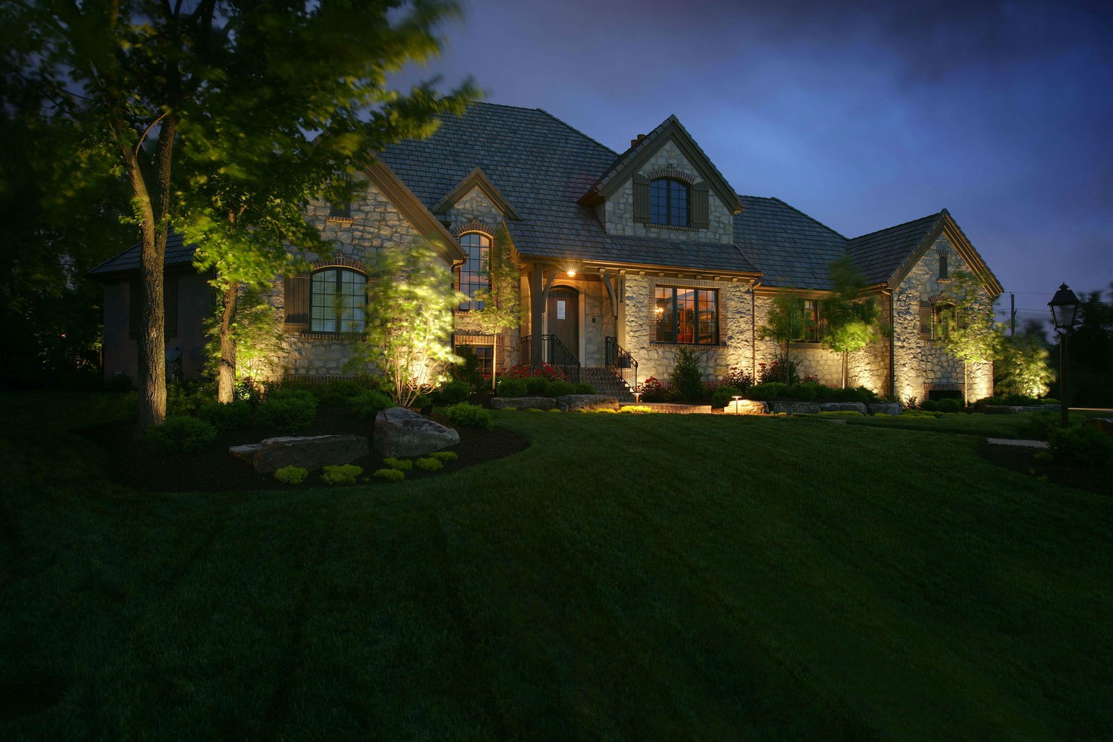 outdoor lighting annual maintenance plan