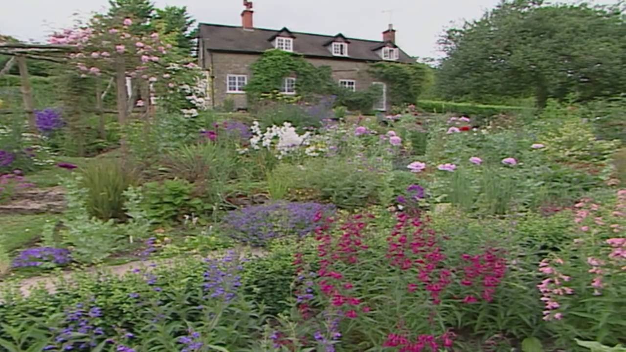 english cottage and country gardens
