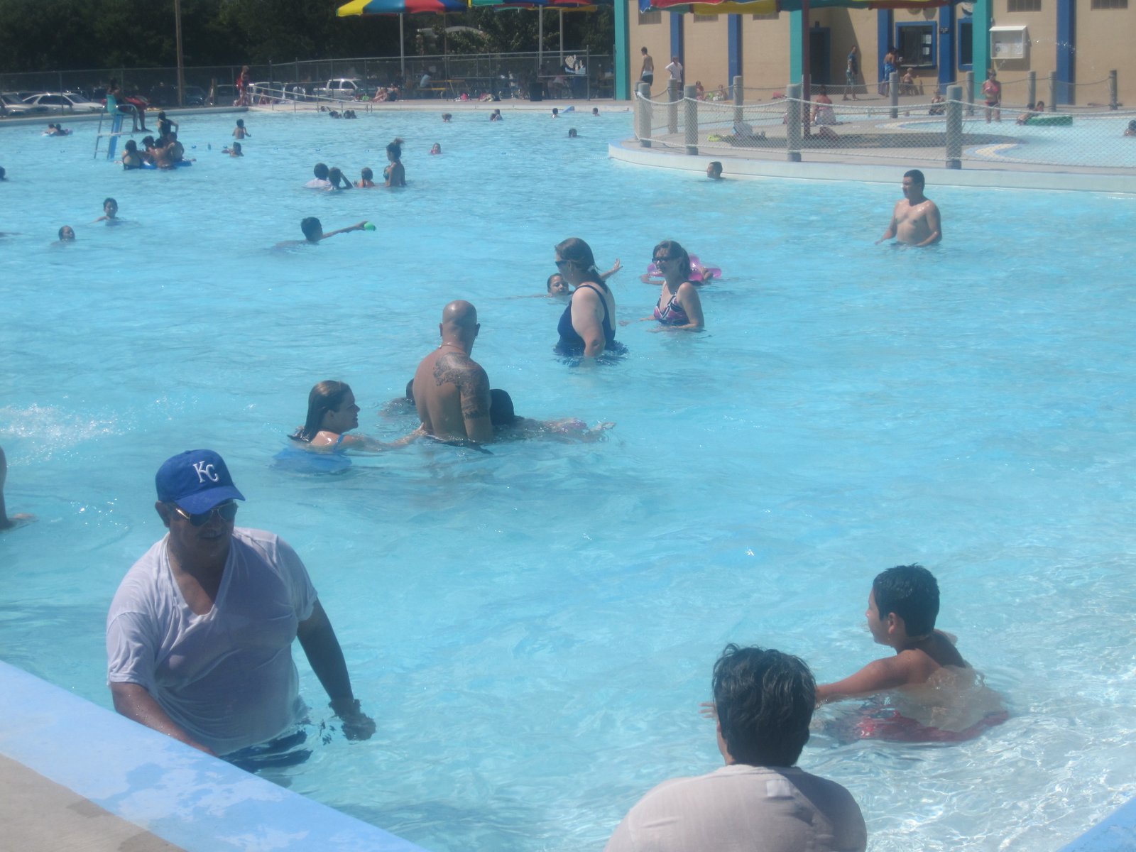 file:swimmers in garden city, ks img 5879 - wikimedia commons