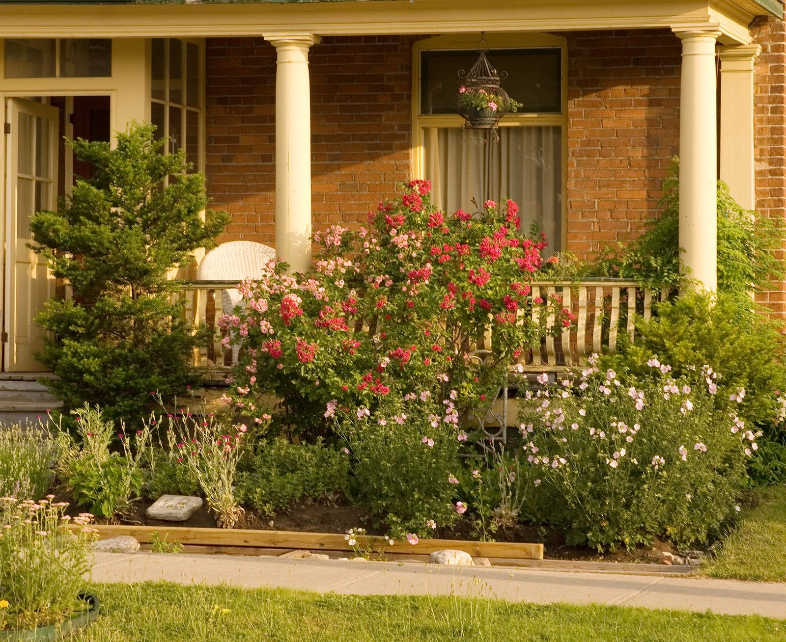 more home curb appeal photos to inspire your landscape and garden