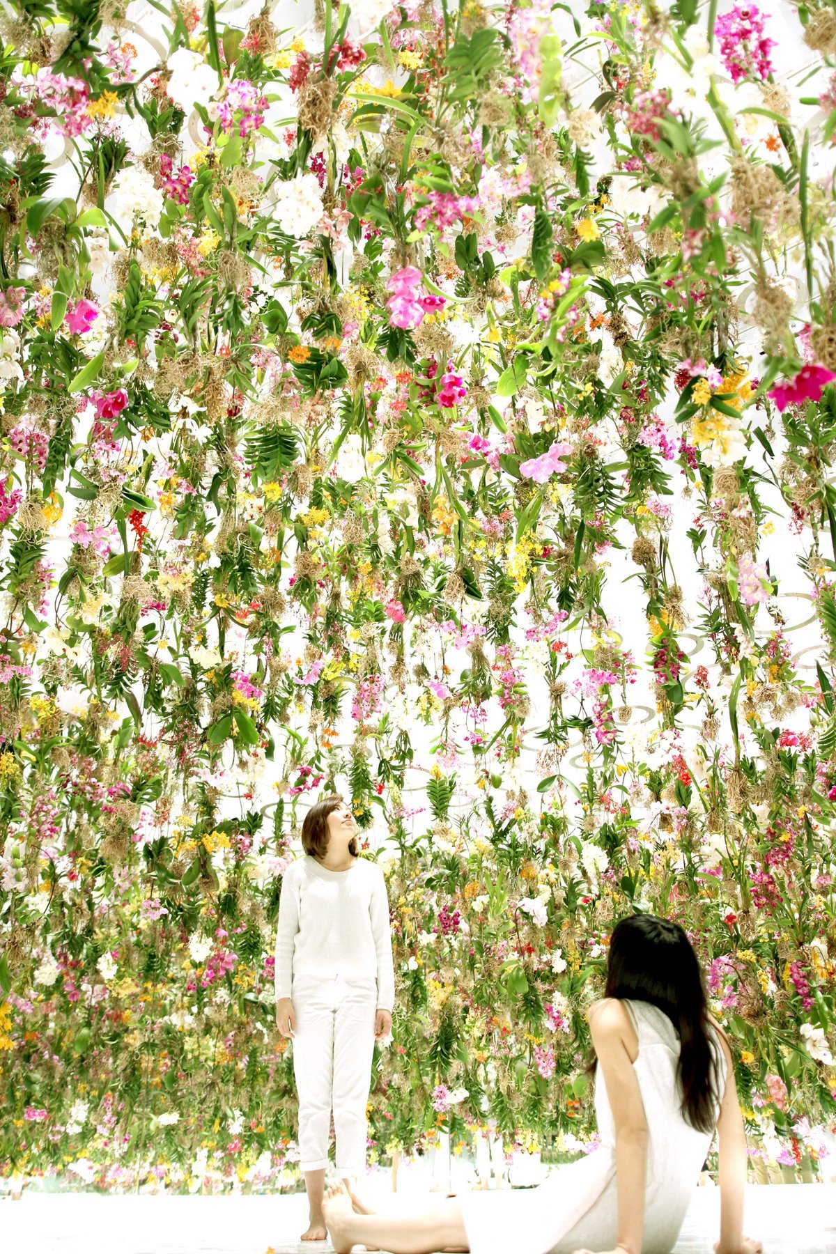 an immersive digitally-controlled installation of 2,300 suspended