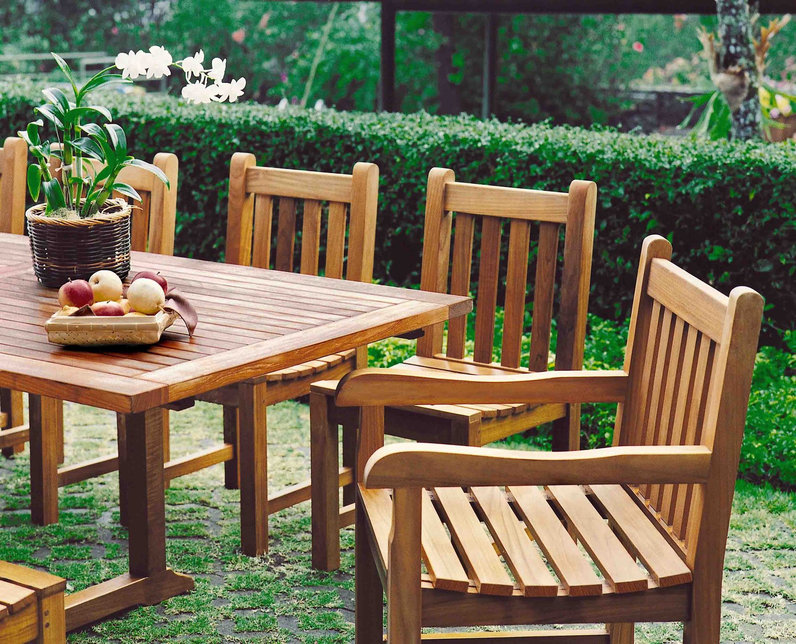 closeout-furniture selections for outdoor spaces - homesfeed