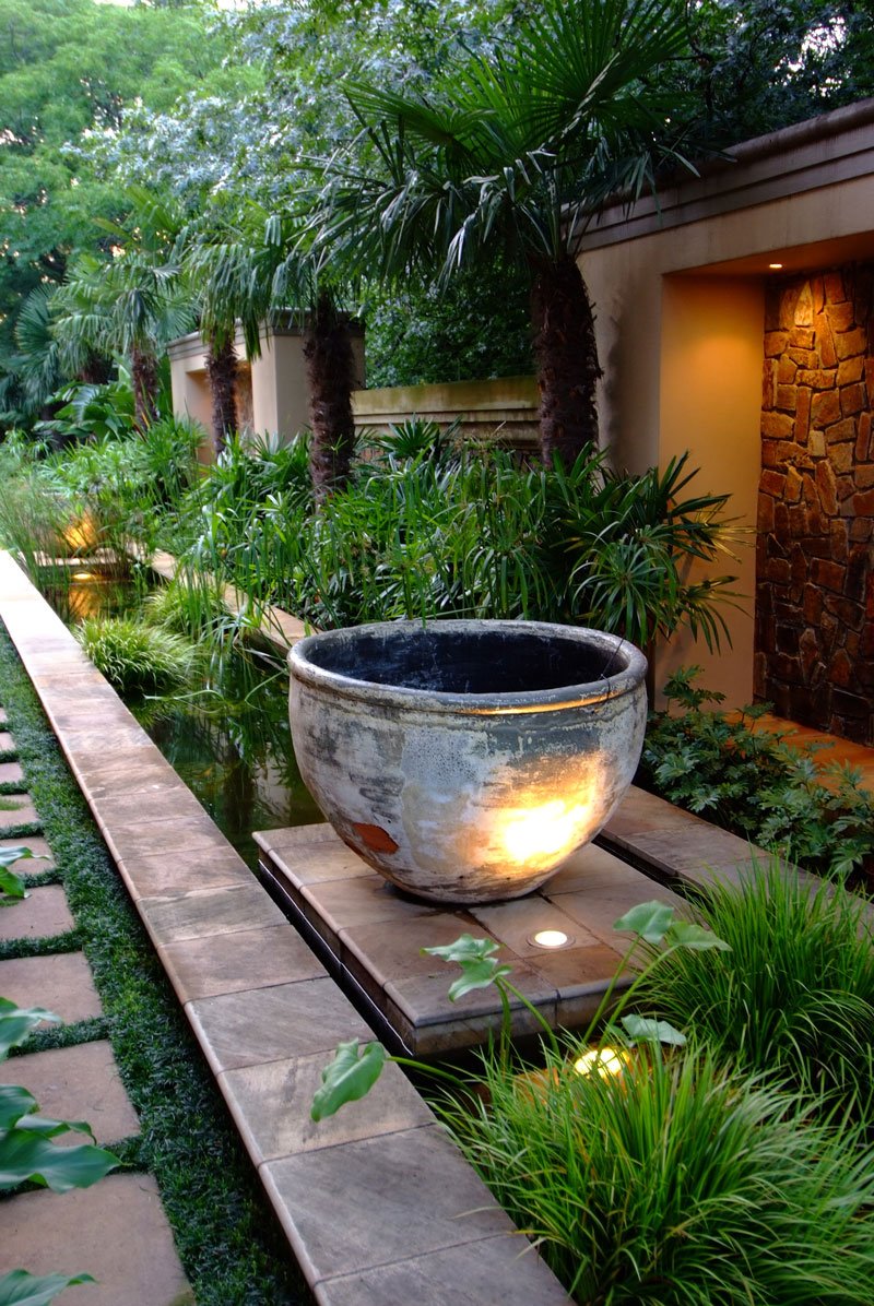 4 Ideas on landscaping with pots | SA Garden and Home