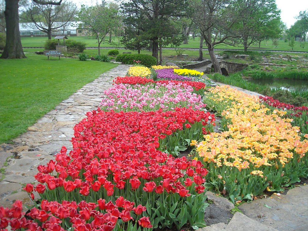 12 amazing hidden gardens to visit in kansas this spring