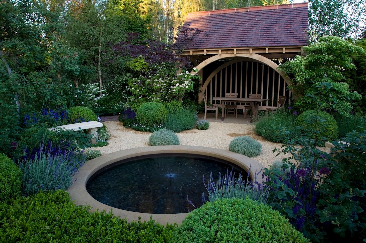 people's choice' goes to m&g garden - roger platts garden design and