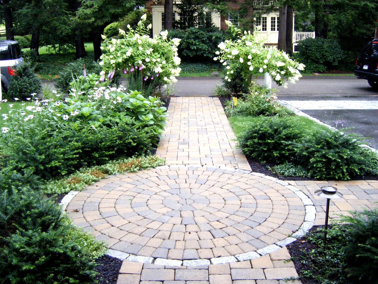 Front Walkway Landscaping Ideas for Front Sidewalk Landscaping Ideas