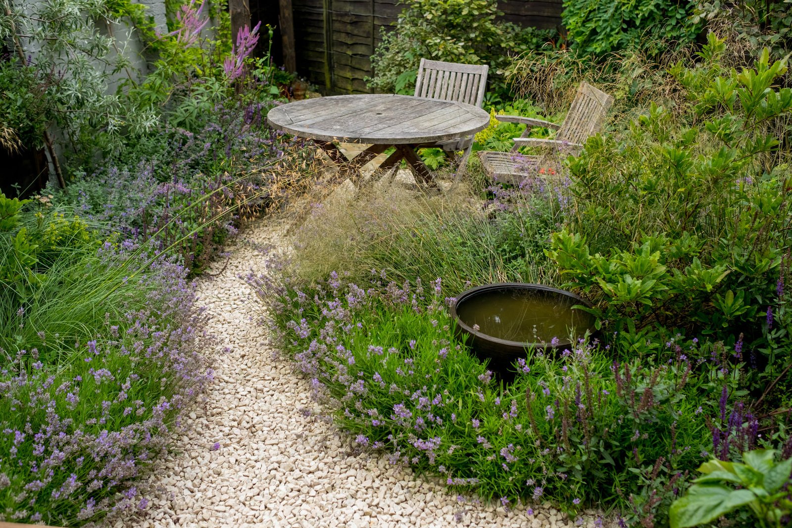 beautiful small garden design. leeds design and build - kingdom gardens