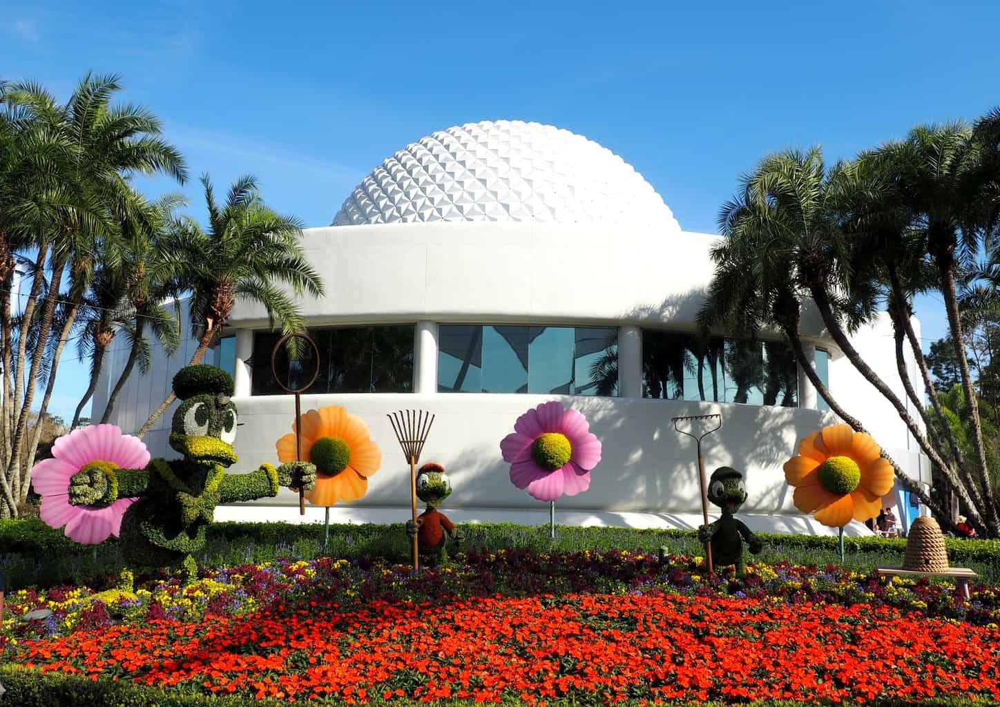 epcot flower and garden festival 1-day itinerary - polka dots and