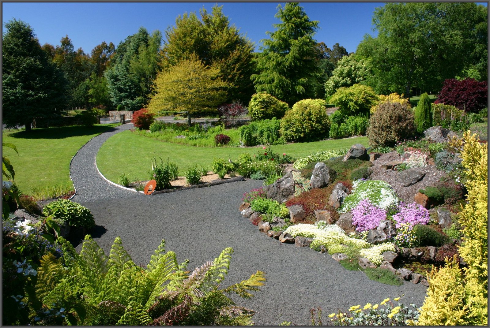 kaydale lodge gardens - nietta (north west) - blooming tasmania