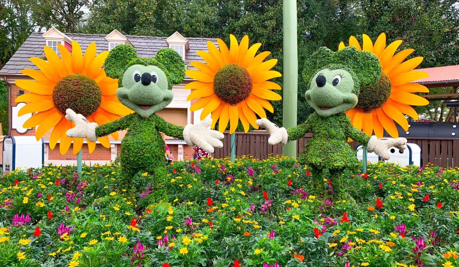 2019 epcot flower and garden festival overview - kim and carrie