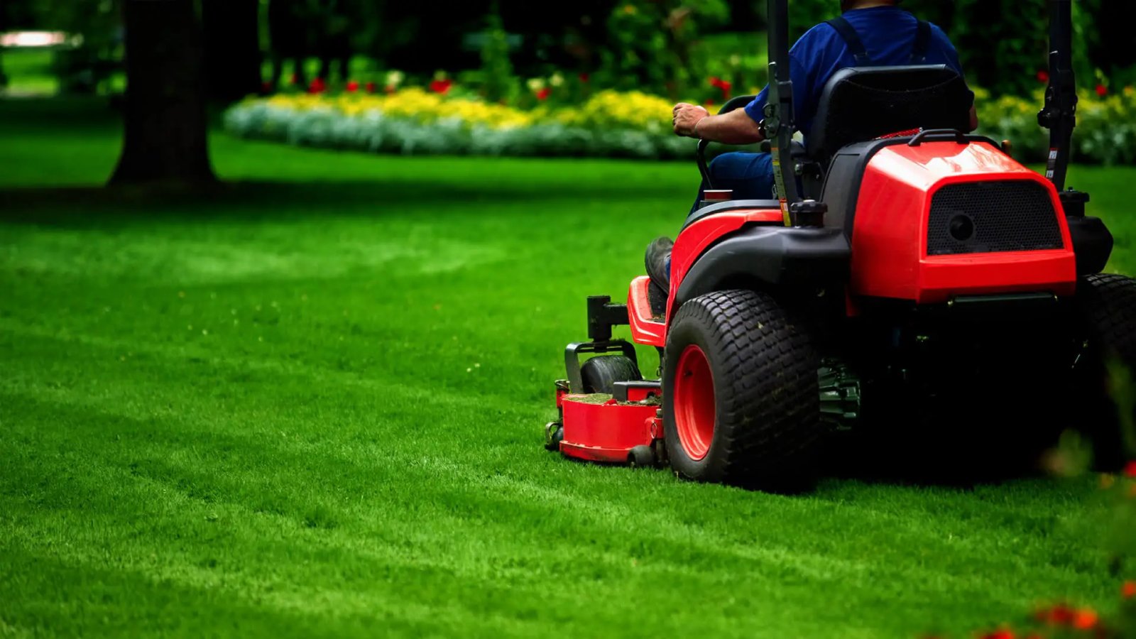 lawn care business names - lawnmower