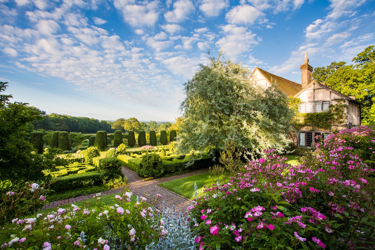 english garden tours - chelsea flower show & the gardens of kent 2020